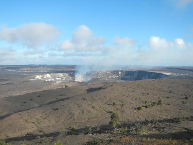 Kilauea-Caldera-at-Hawaii-Volcanoes-National-Park